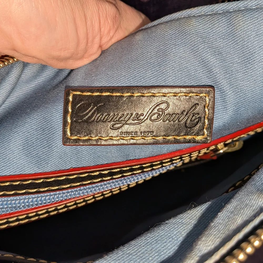 Disney Dooney & Bourke 2018 Food And Wine Festival Disney Shoulder Bag - Picture 9 of 10